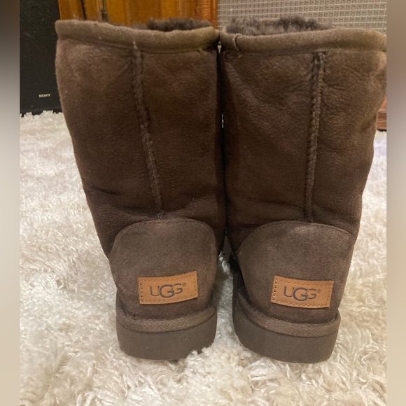 Uggs: women’s Classic Short II - Picture 2 of 6